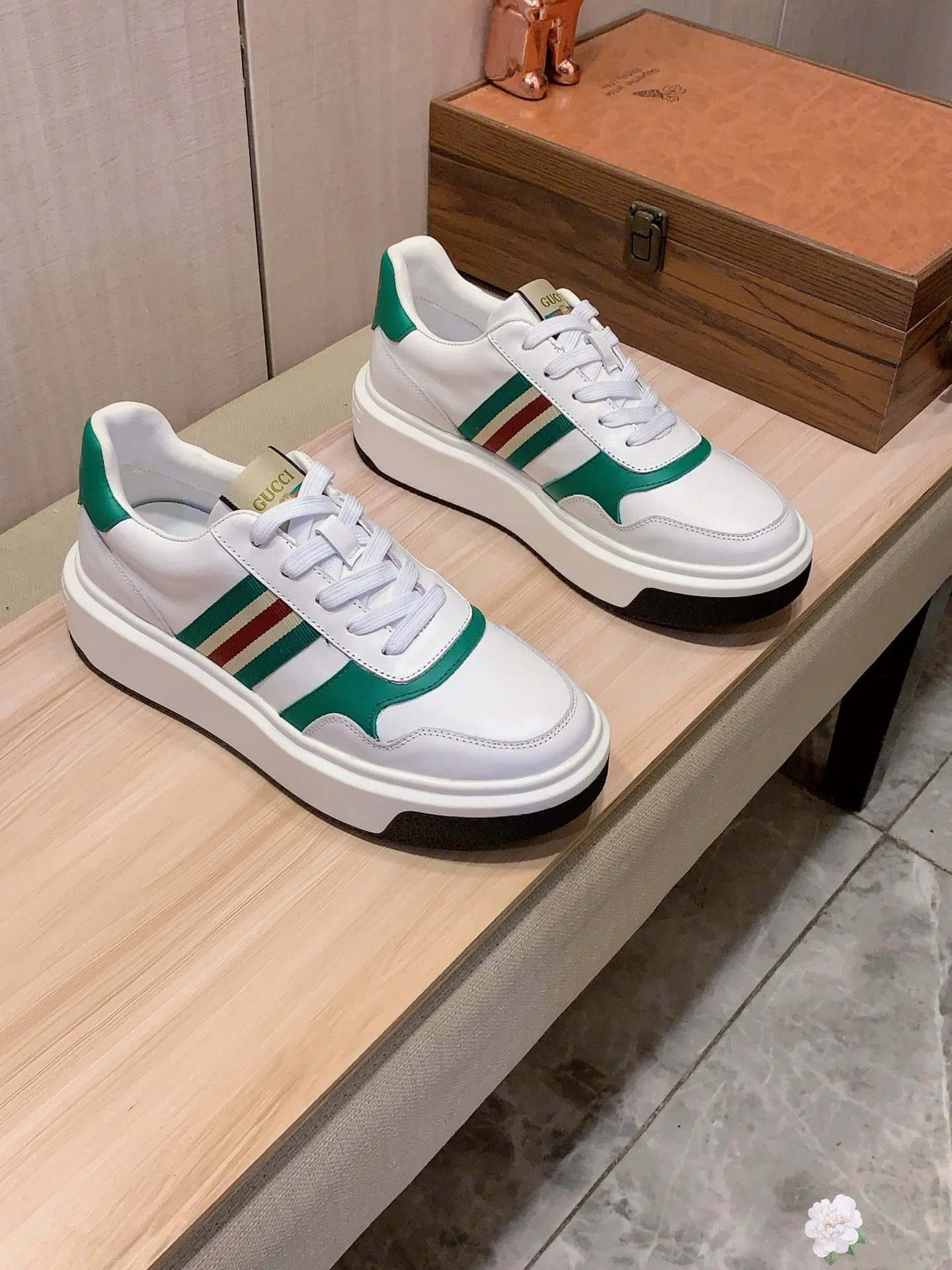 Men's men's shoes💰460💰💰🎩🎩[Lightning][Lightning] "Gucci*" The latest • popular casual shoes, top brand [seduce] luxury ~ purchasing agency, top ~ quality. [Strong] The upper is made of imported breathable cowhide with material ➕ breathable sheepskin feet (•) and fine workmanship. The original stylish and stylish soft rubber wear-resistant and non-slip outsole is light and comfortable on the feet. The real thing looks better when photographed in person. 0127: code: 38-44, 3️⃣ colors selected